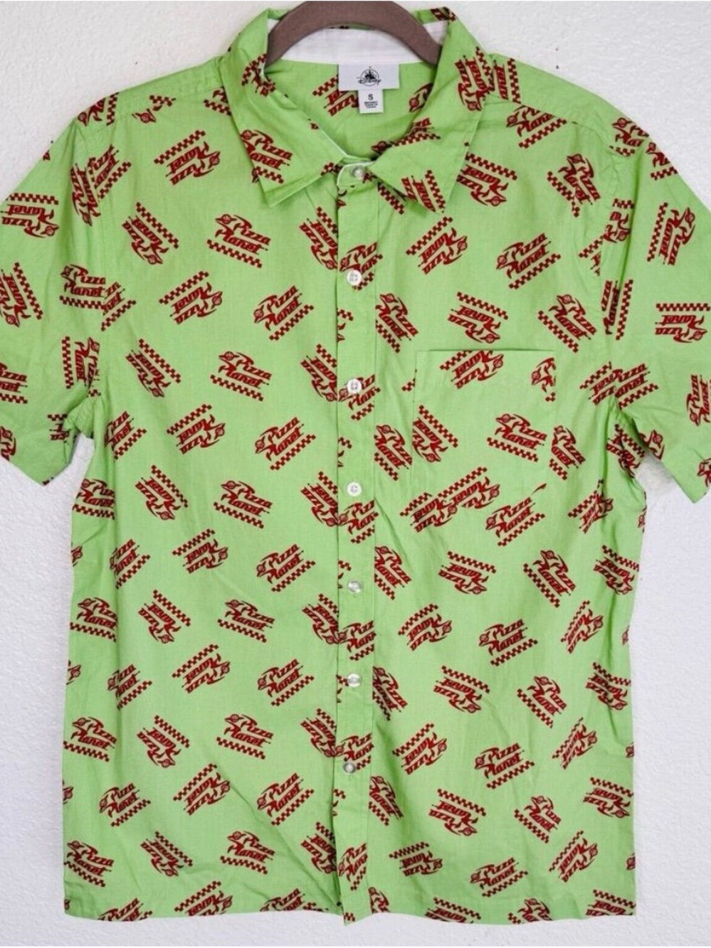 Disney Pixar Toy Story Pizza Planet Short-Sleeve Small Green Button-Up Shirt EUC